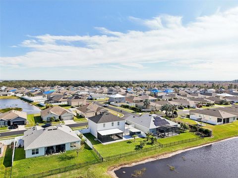 A home in WINTER HAVEN