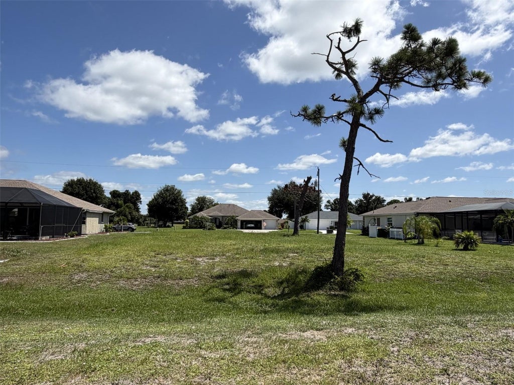 Photo of 25 Pinehurst Court, Rotonda West, FL 33947 (MLS # N6145404)