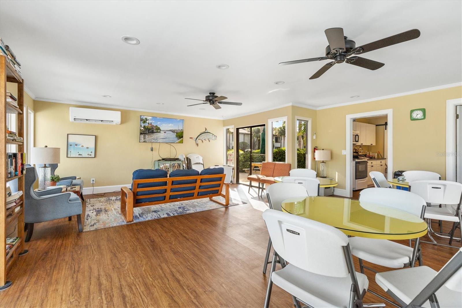 MOORINGS THE CONDO - Residential