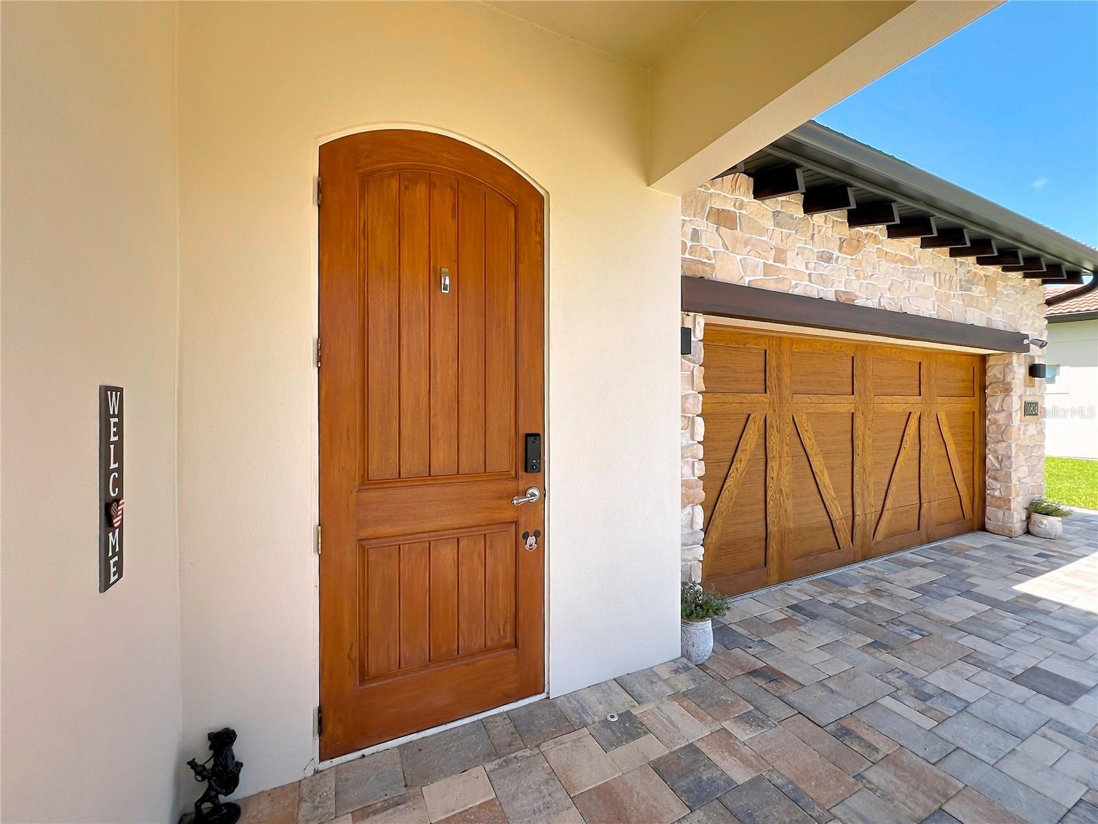 10824 ROYAL CYPRESS WAY