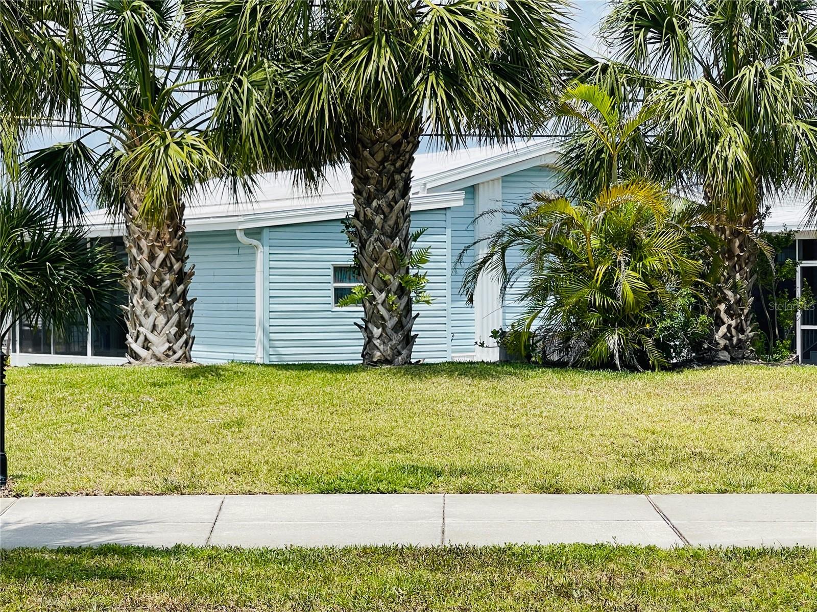 COUNTRY CLUB ESTATES - Residential