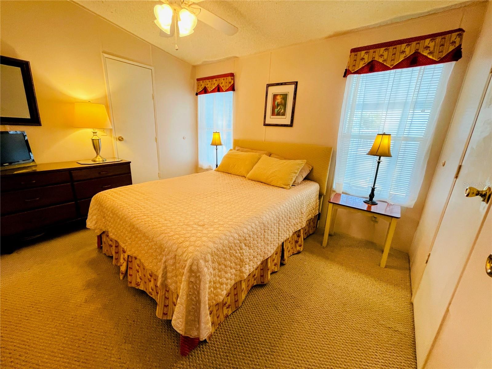 COUNTRY CLUB ESTATES - Residential