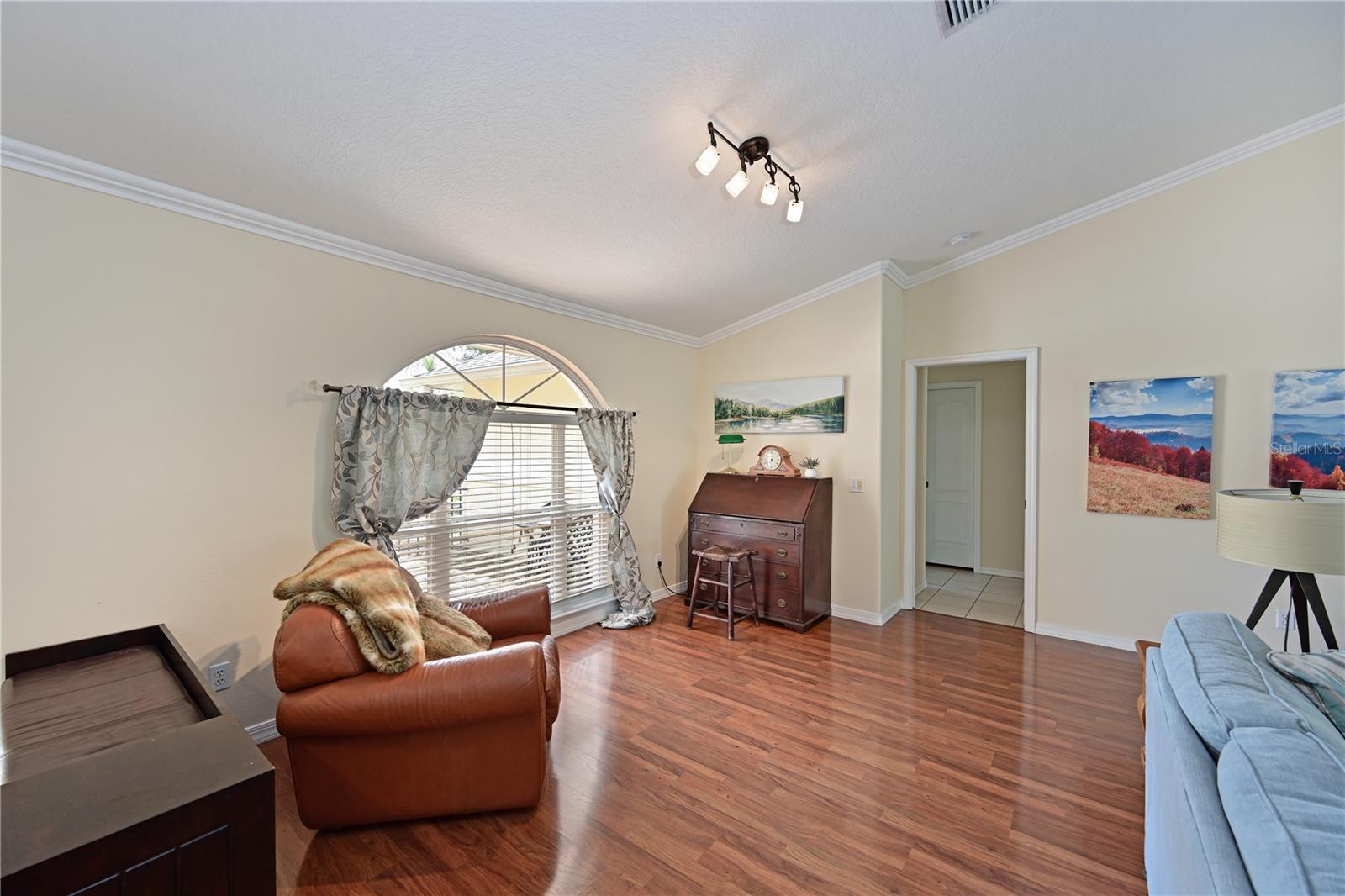 HIDDEN OAKS - Residential