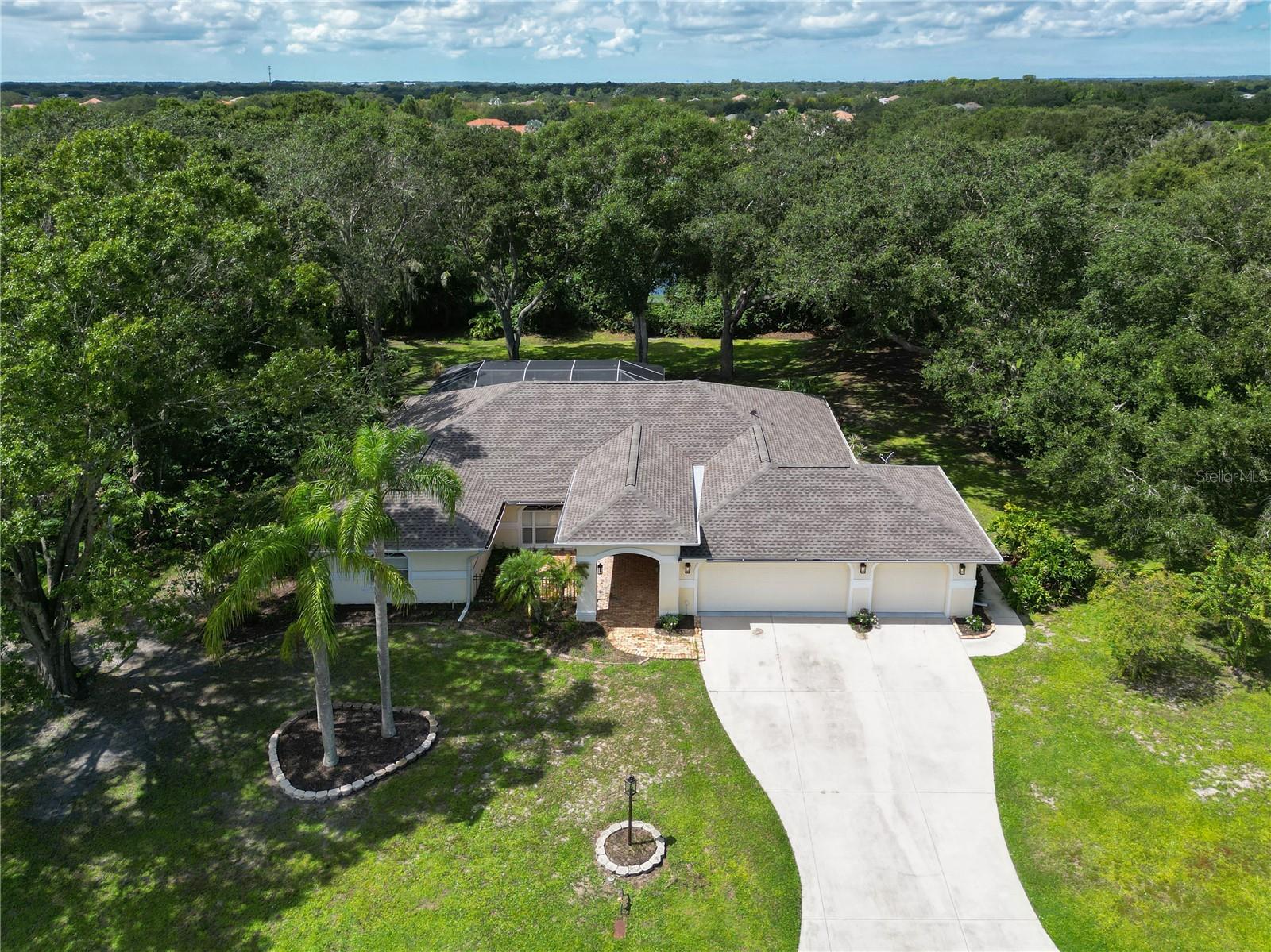 HIDDEN OAKS - Residential