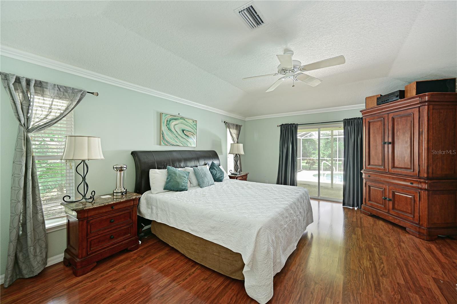 HIDDEN OAKS - Residential