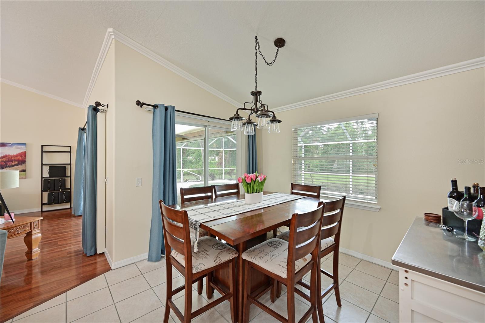 HIDDEN OAKS - Residential