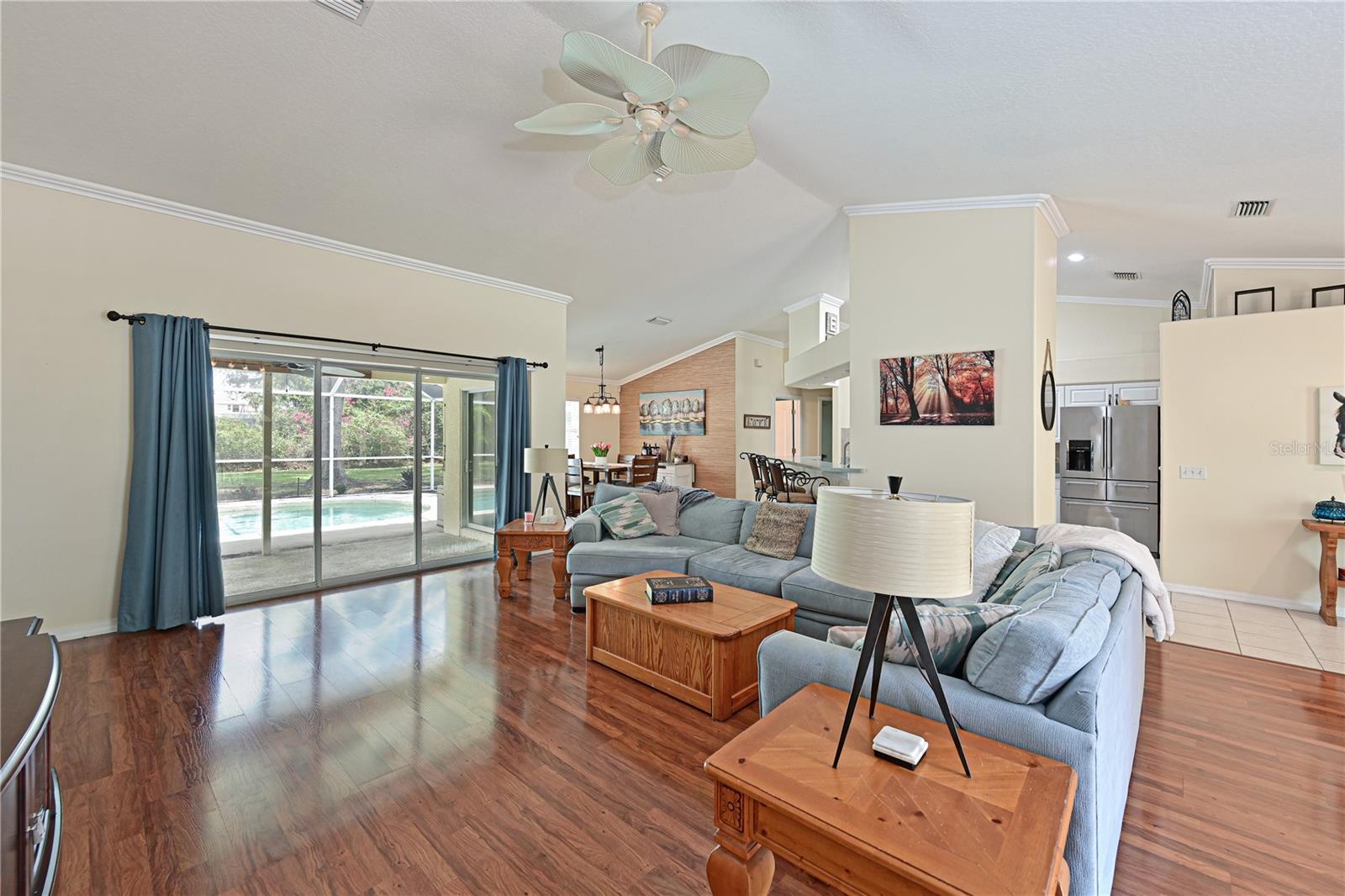 HIDDEN OAKS - Residential