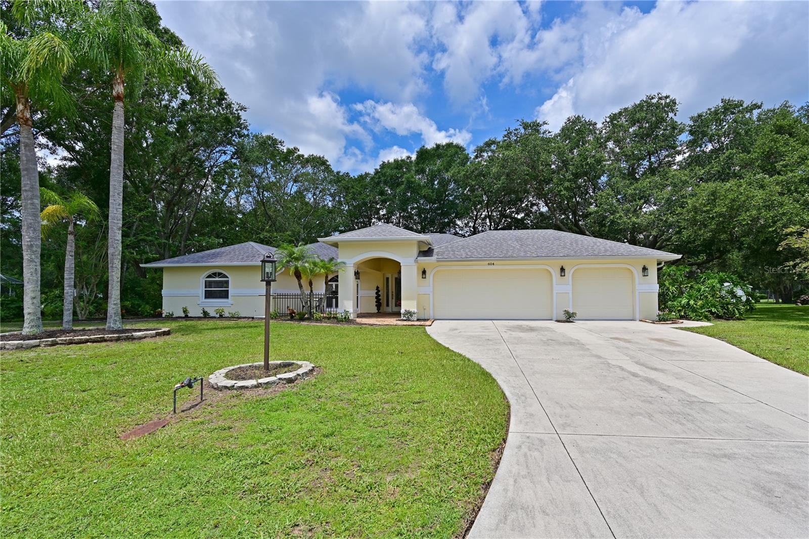 HIDDEN OAKS - Residential