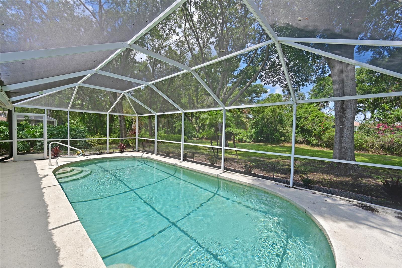 HIDDEN OAKS - Residential