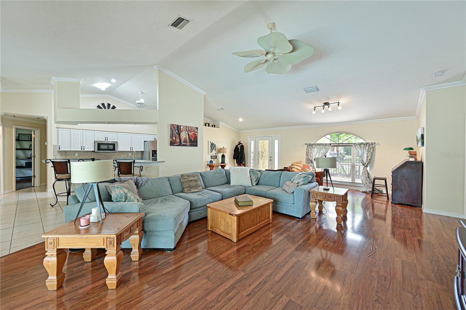 HIDDEN OAKS - Residential