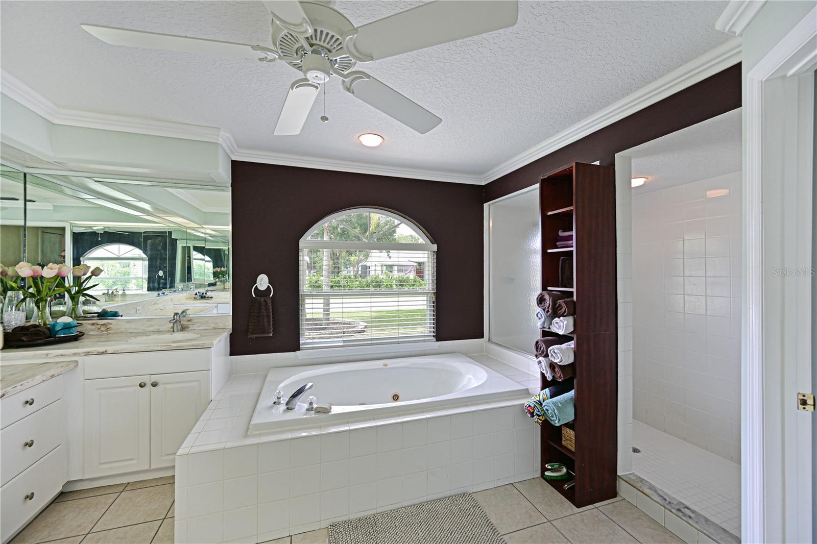 HIDDEN OAKS - Residential