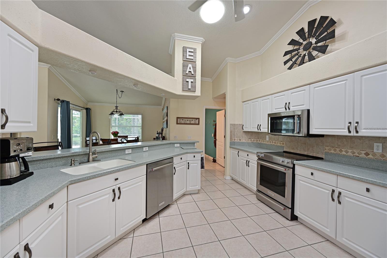 HIDDEN OAKS - Residential