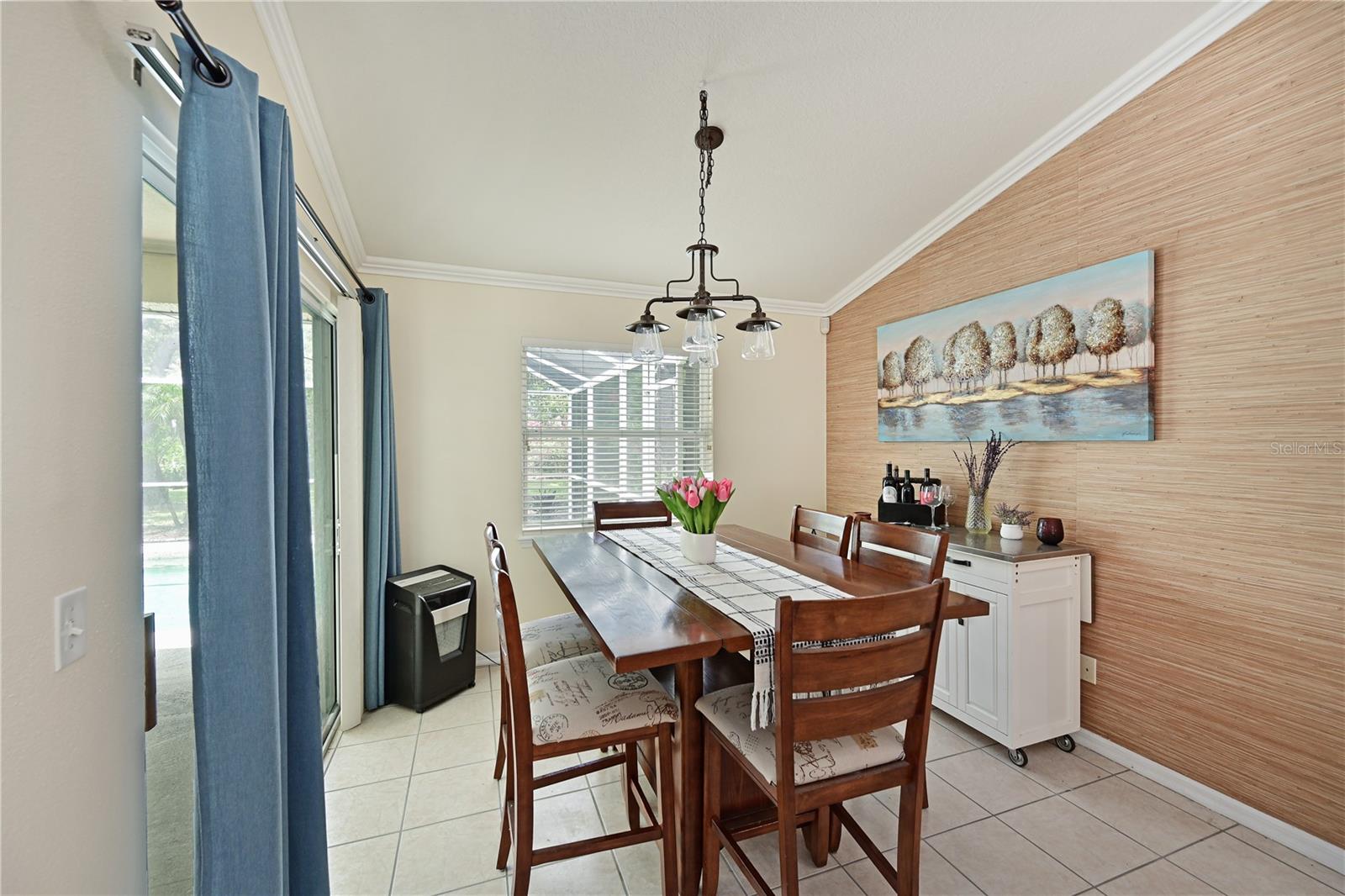 HIDDEN OAKS - Residential