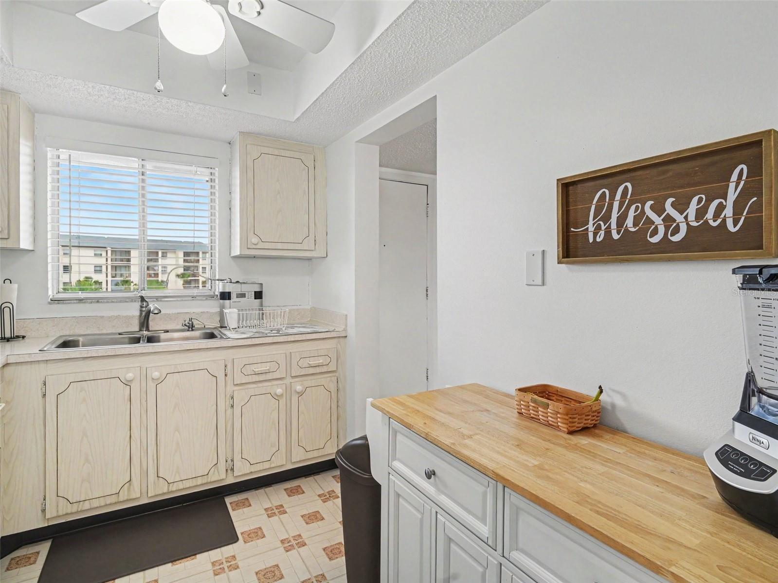 BAYSHORE ON THE LAKE APTS II SEC 1 - Residential