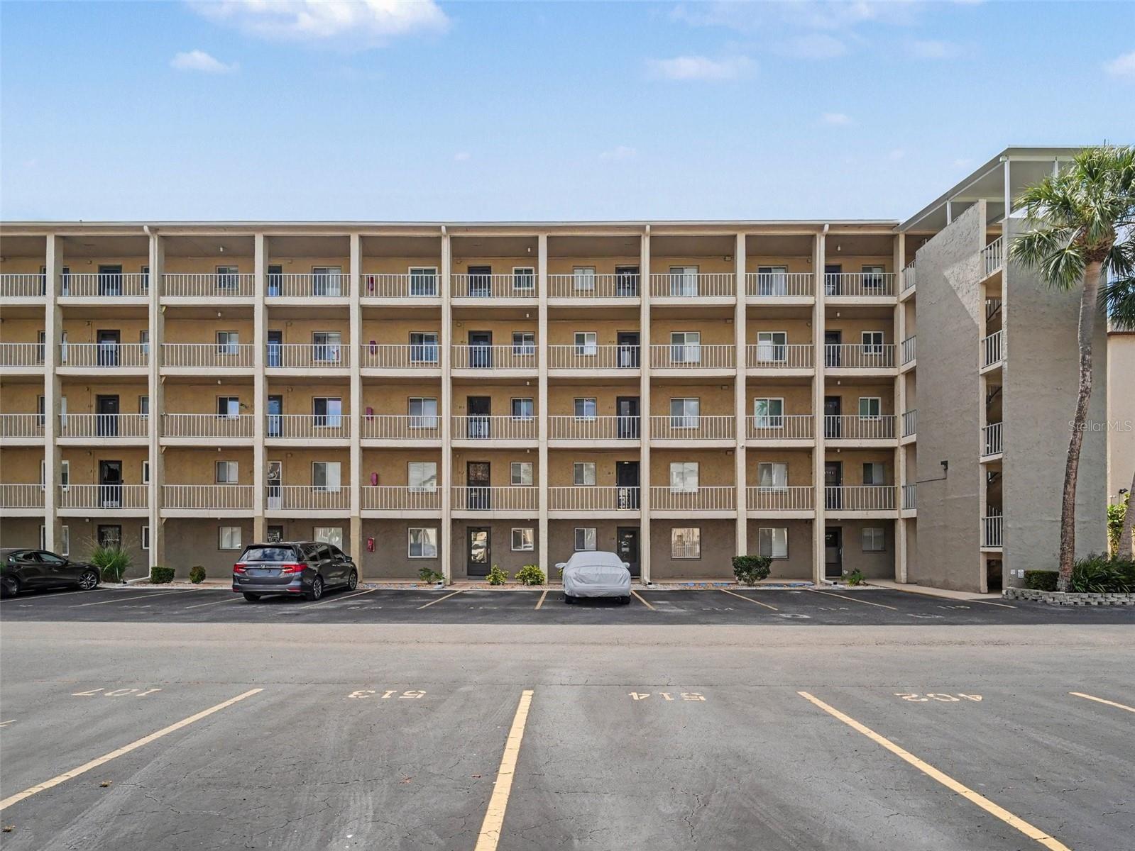 BAYSHORE ON THE LAKE APTS II SEC 1 - Residential