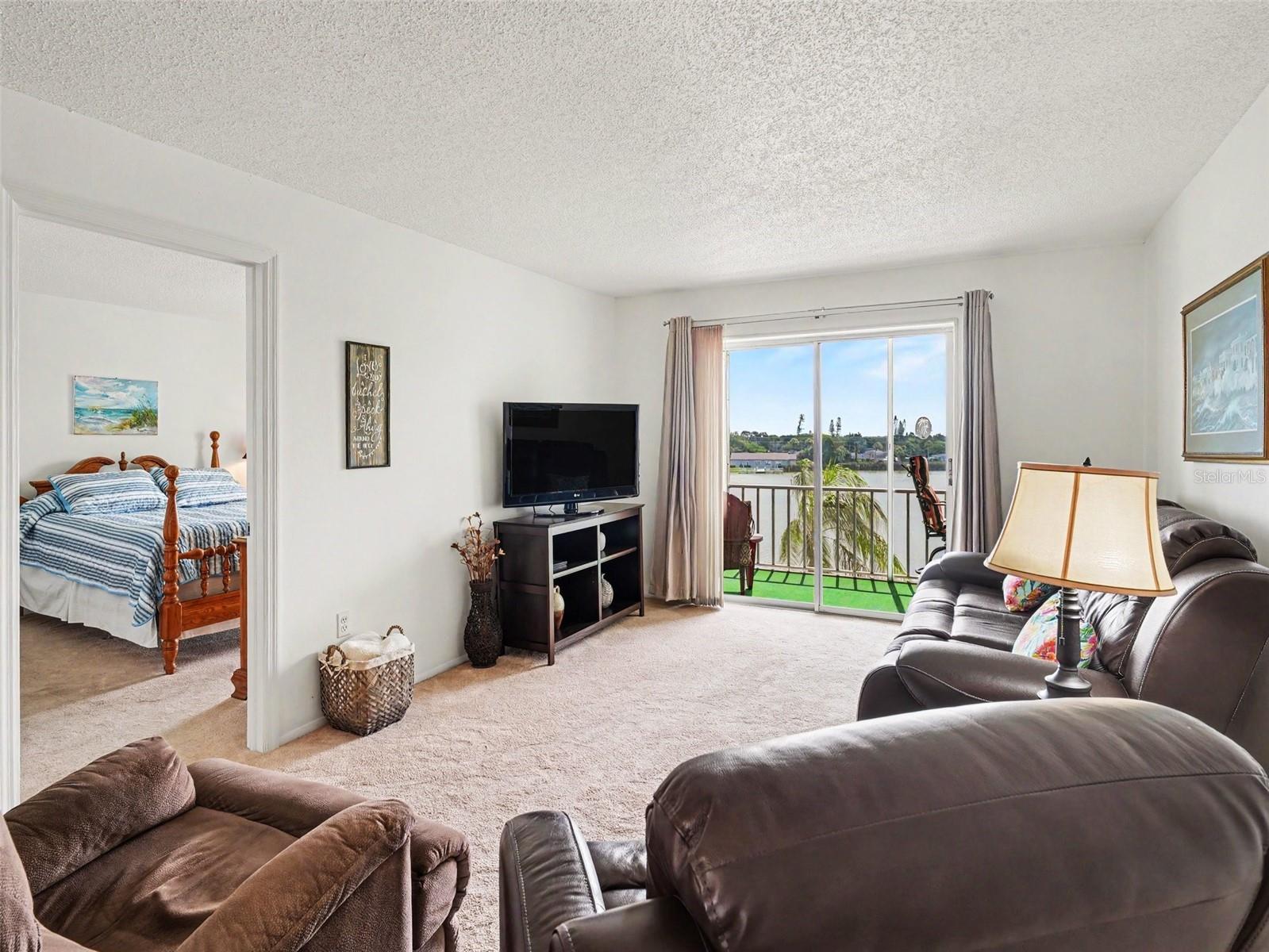 BAYSHORE ON THE LAKE APTS II SEC 1 - Residential