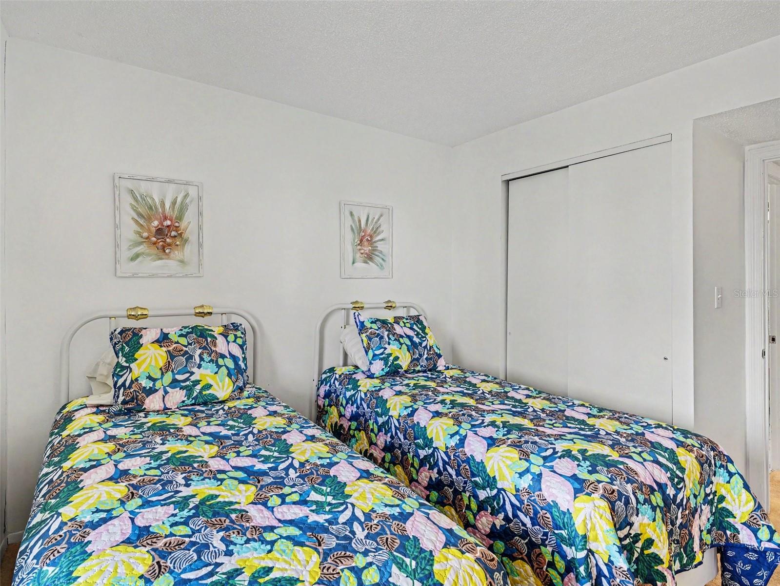 BAYSHORE ON THE LAKE APTS II SEC 1 - Residential