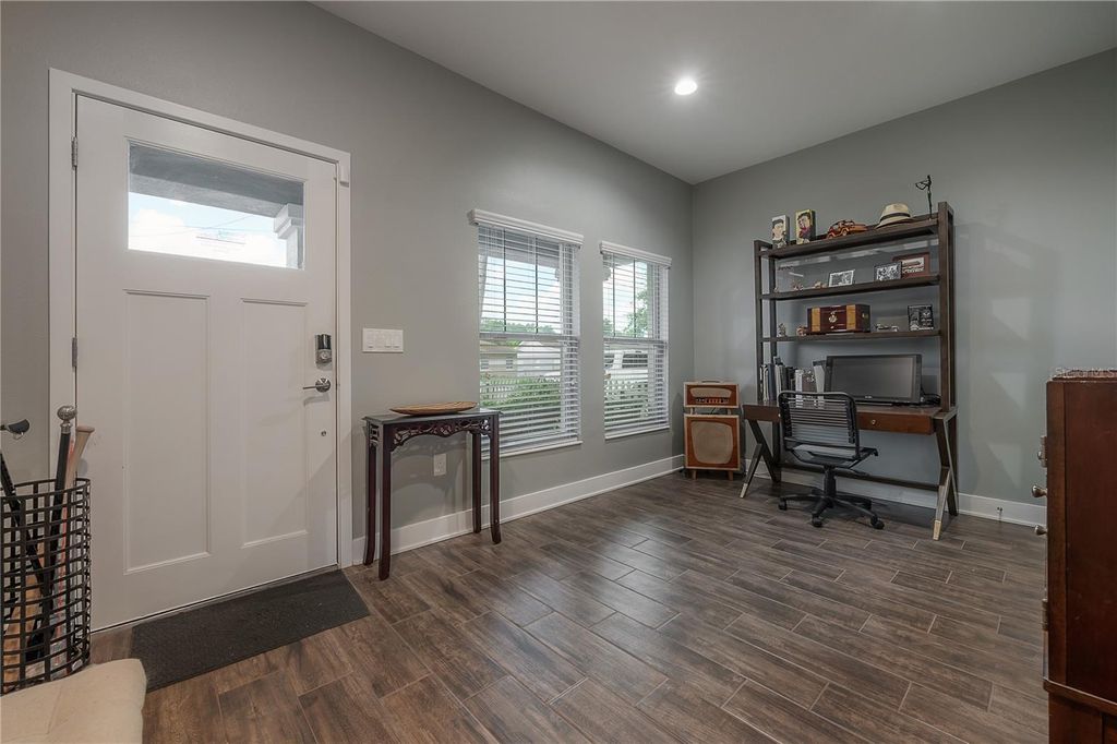 Photo of 105 W Osborne Avenue, Tampa, FL 33603 (MLS # TB8418949)