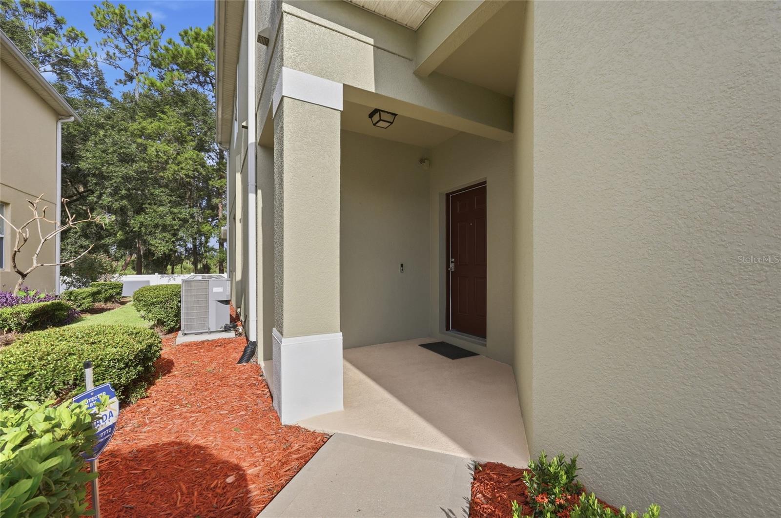 1424 SCARLET OAK LOOP