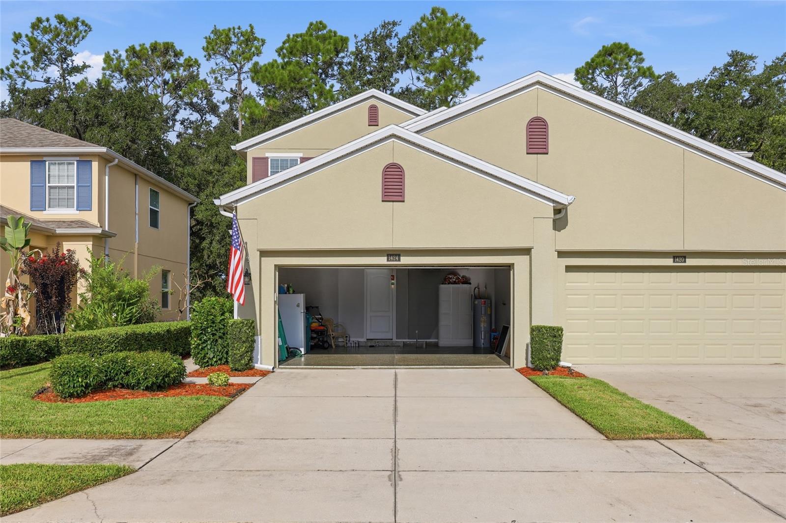 1424 SCARLET OAK LOOP