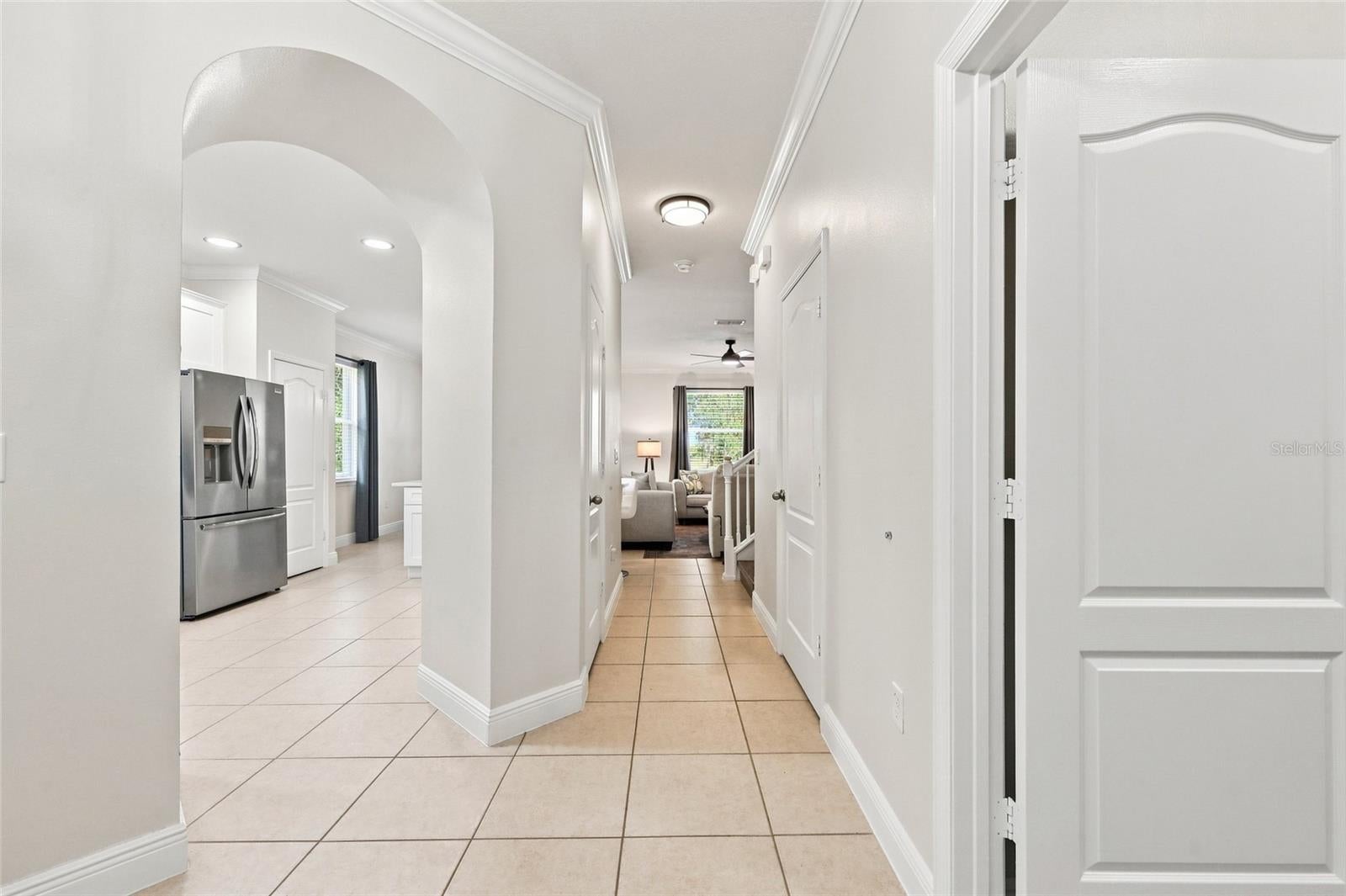1424 SCARLET OAK LOOP