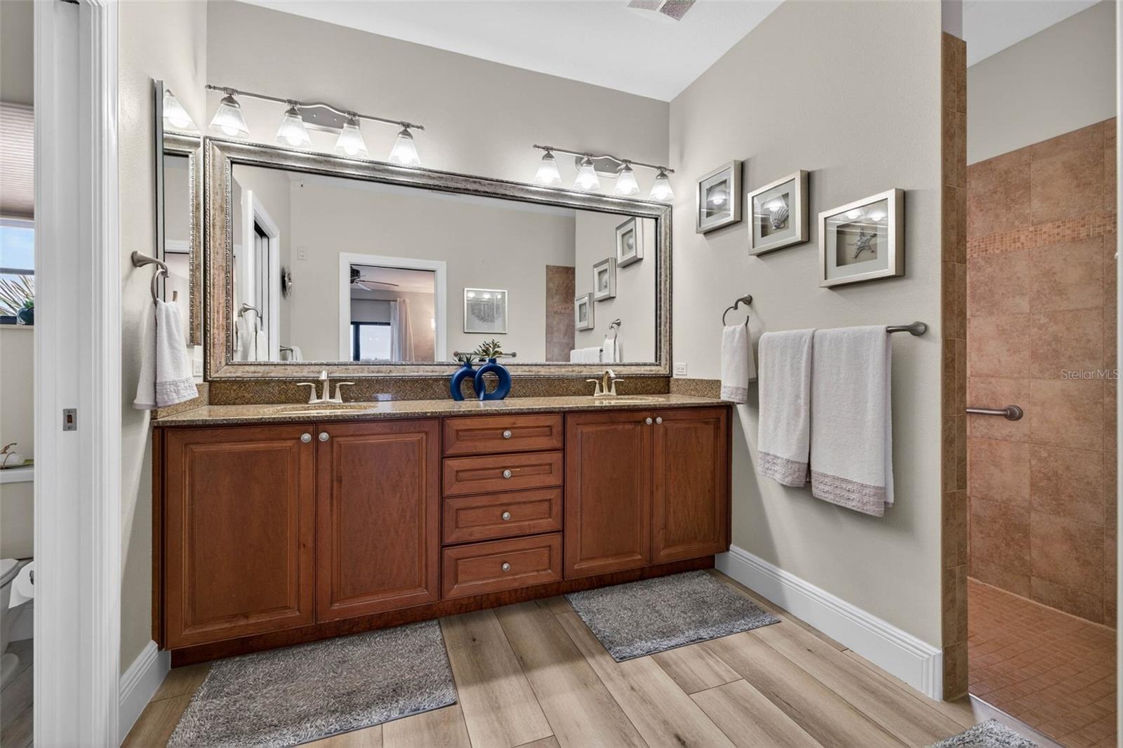 BROADWATER - Residential