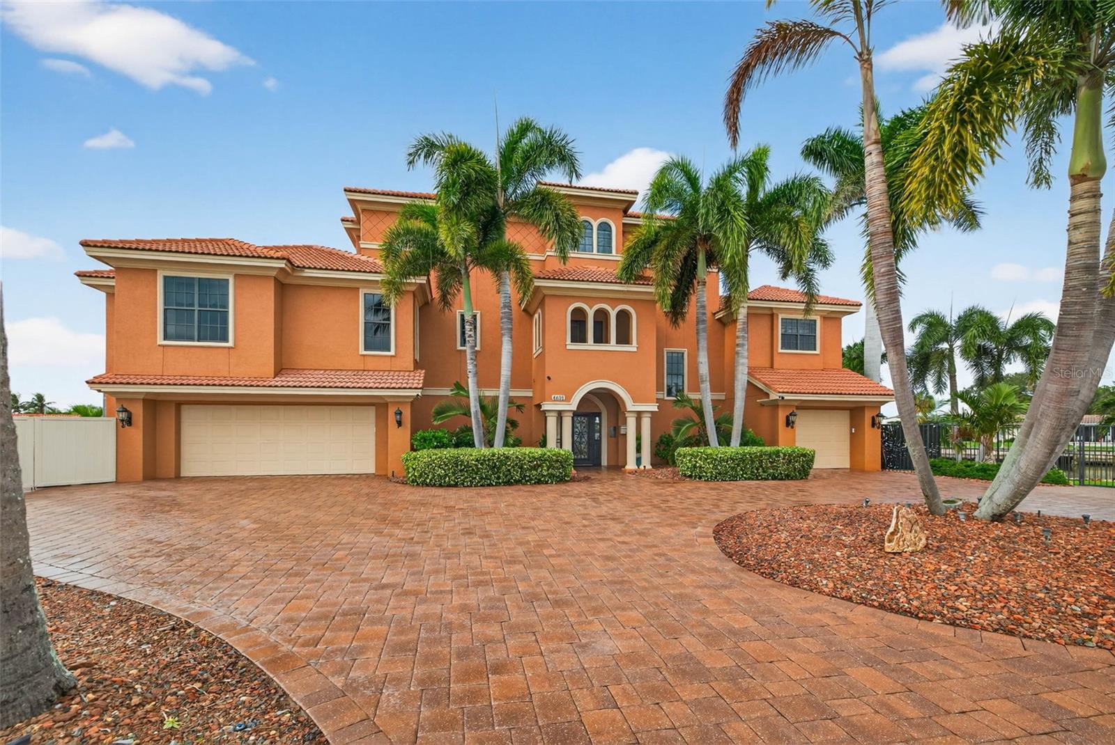 BROADWATER - Residential