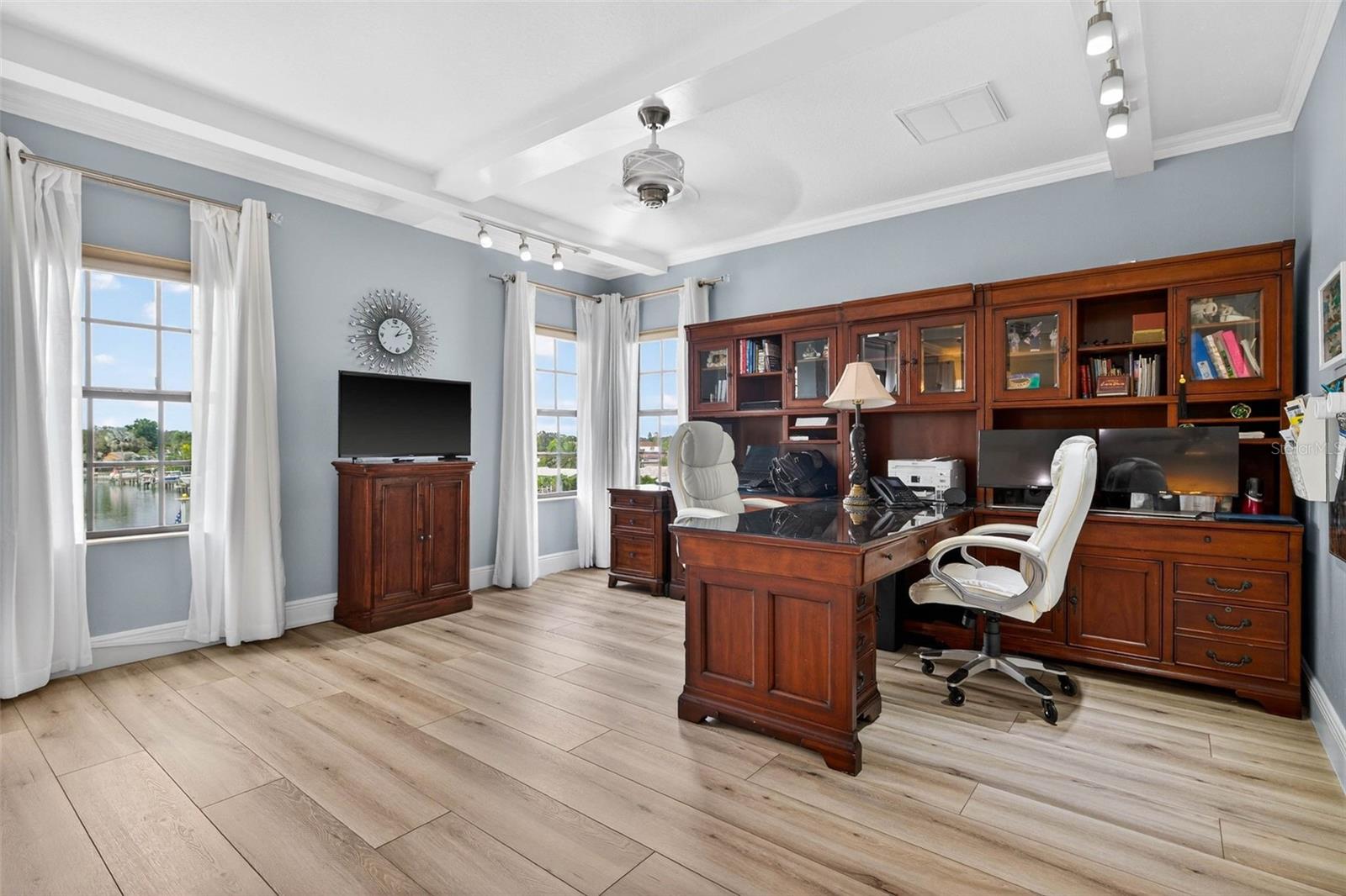 BROADWATER - Residential