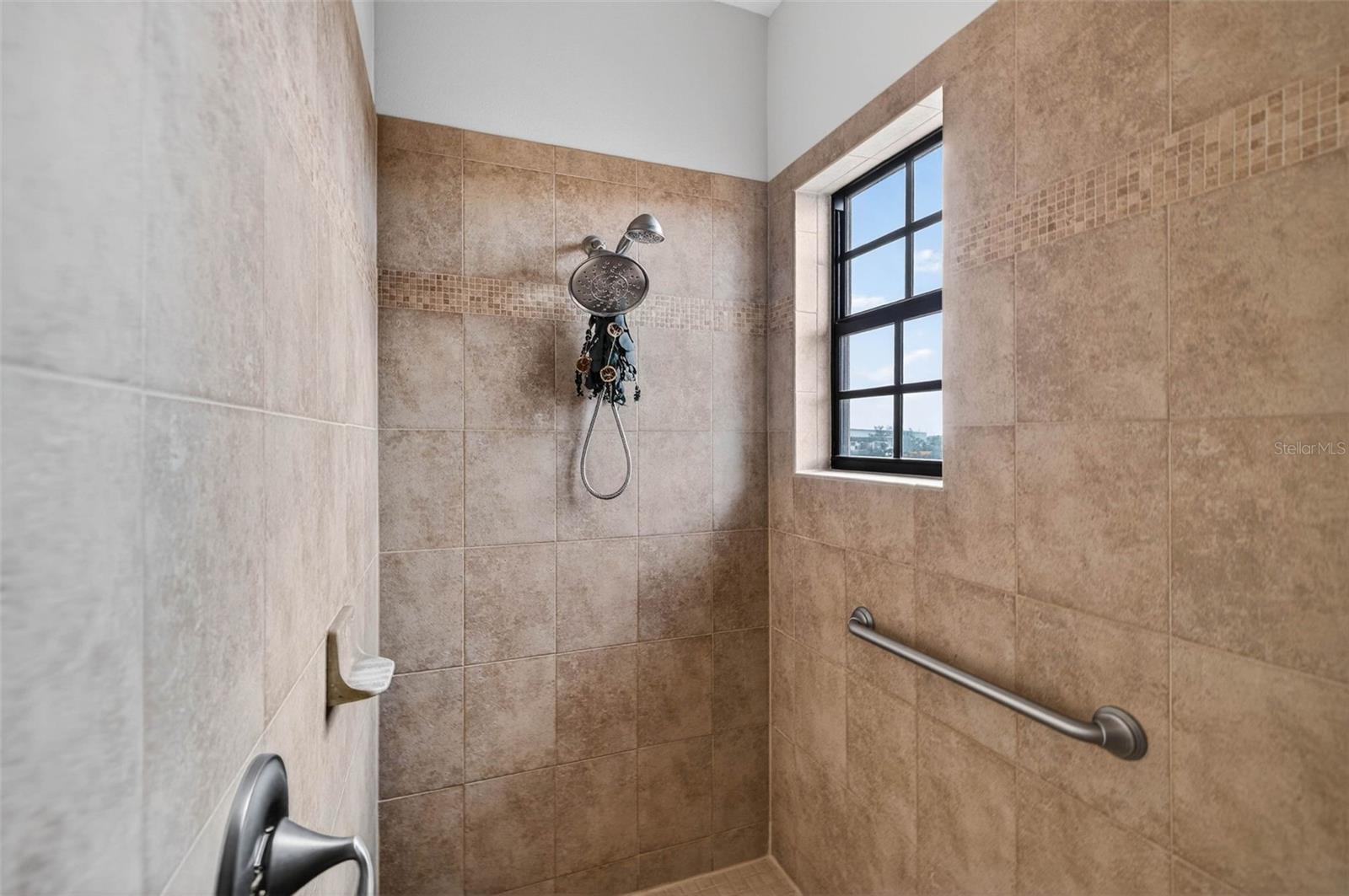 BROADWATER - Residential