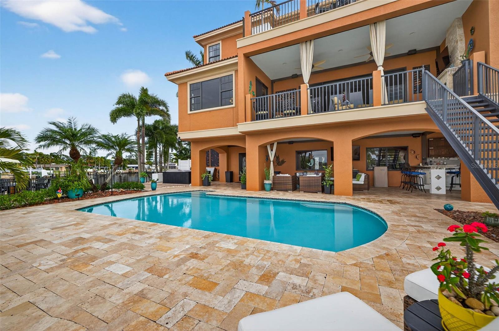 BROADWATER - Residential