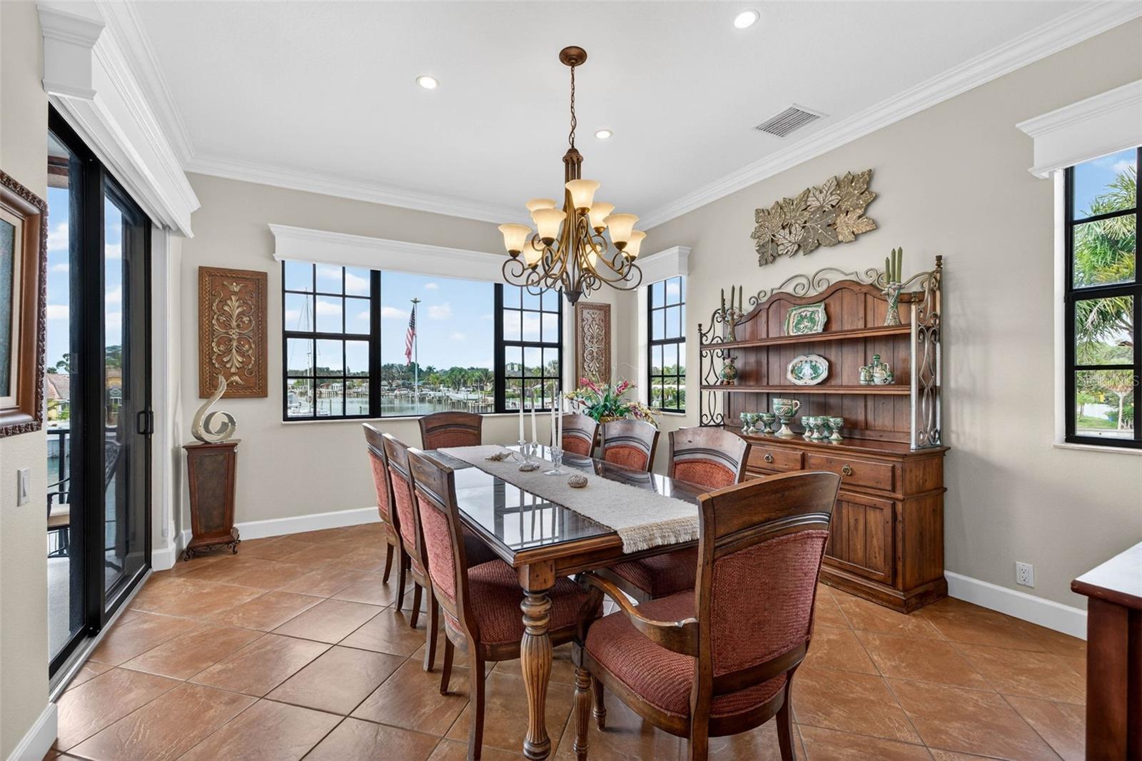 BROADWATER - Residential