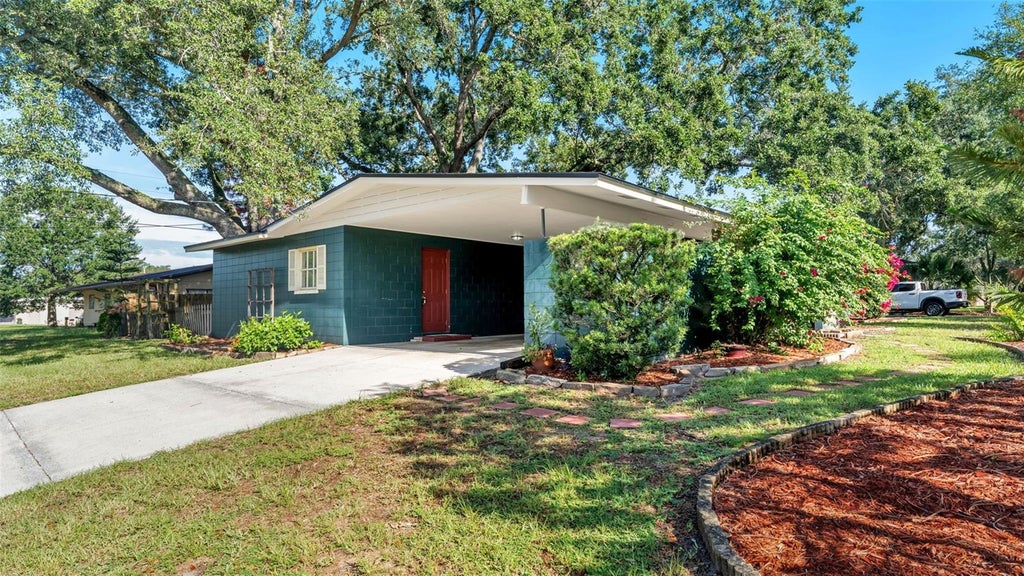 Photo of 1733 Fredricksburg Avenue, Lakeland, FL 33803 (MLS # L4964009)