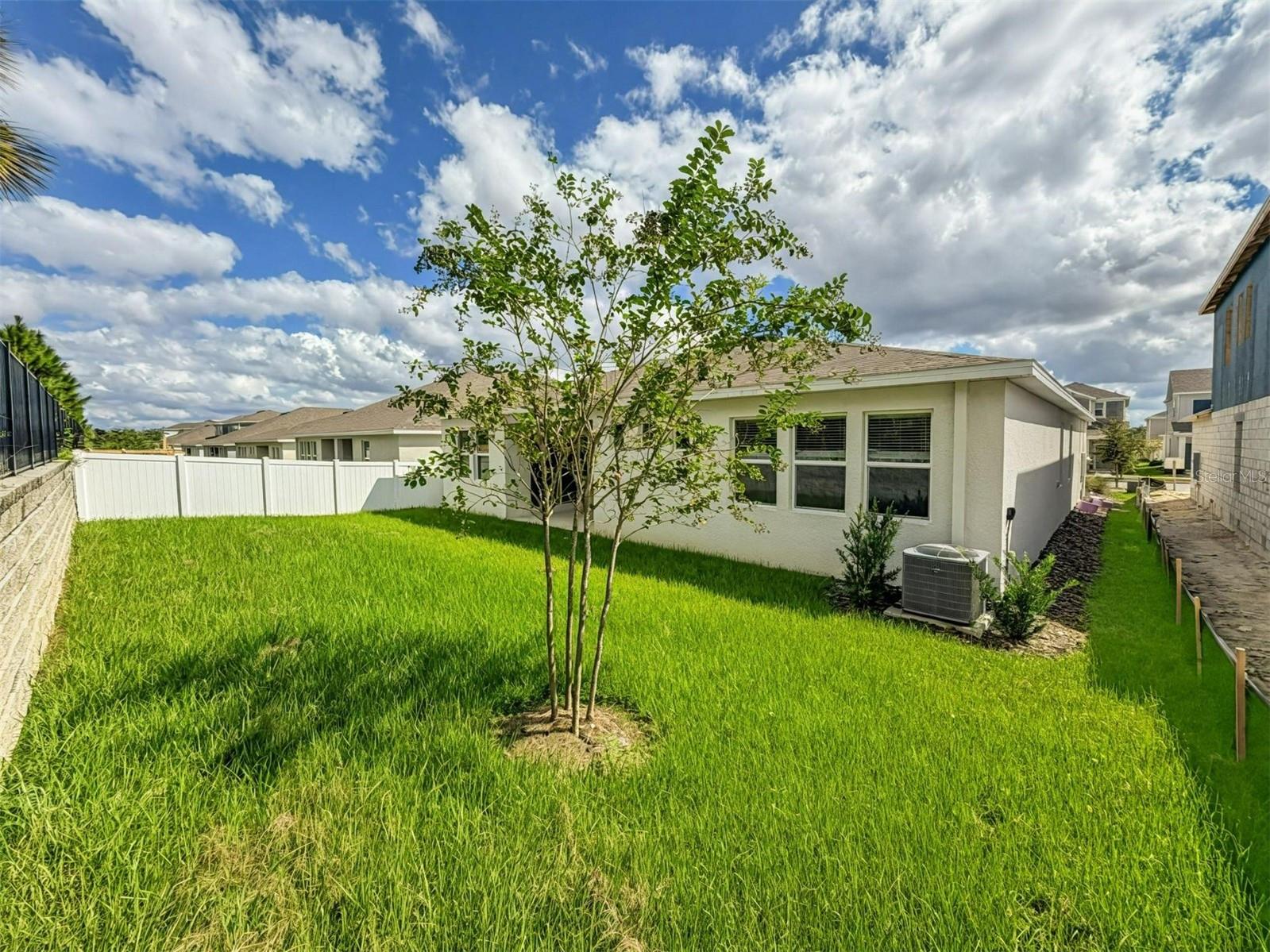 1801 RIDER RAIN LANE