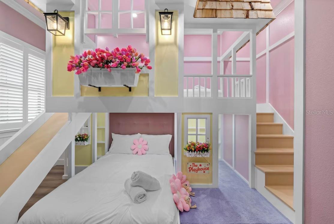 REUNION WEST VLGS NORTH - Residential