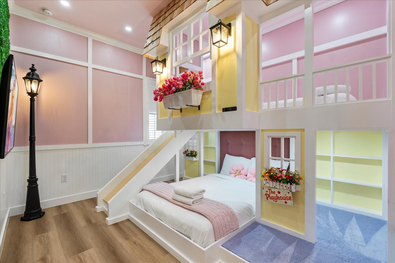 REUNION WEST VLGS NORTH - Residential