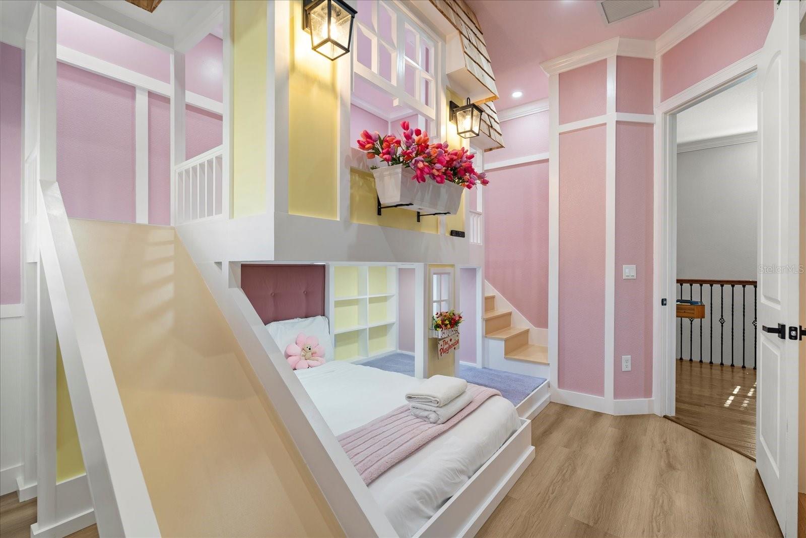 REUNION WEST VLGS NORTH - Residential