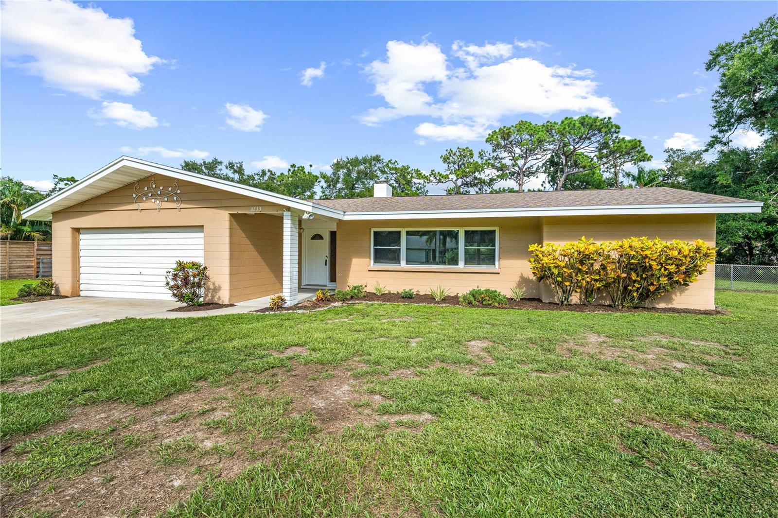 3733 MALEC CIRCLE