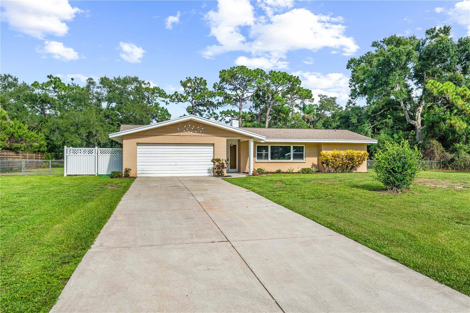 3733 MALEC CIRCLE