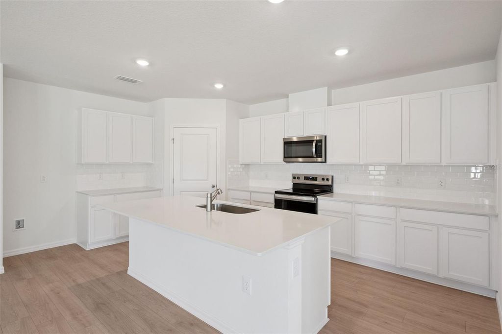 Photo of 1052 Morfontaine Street, Daytona Beach, FL 32124 (MLS # O6388375)