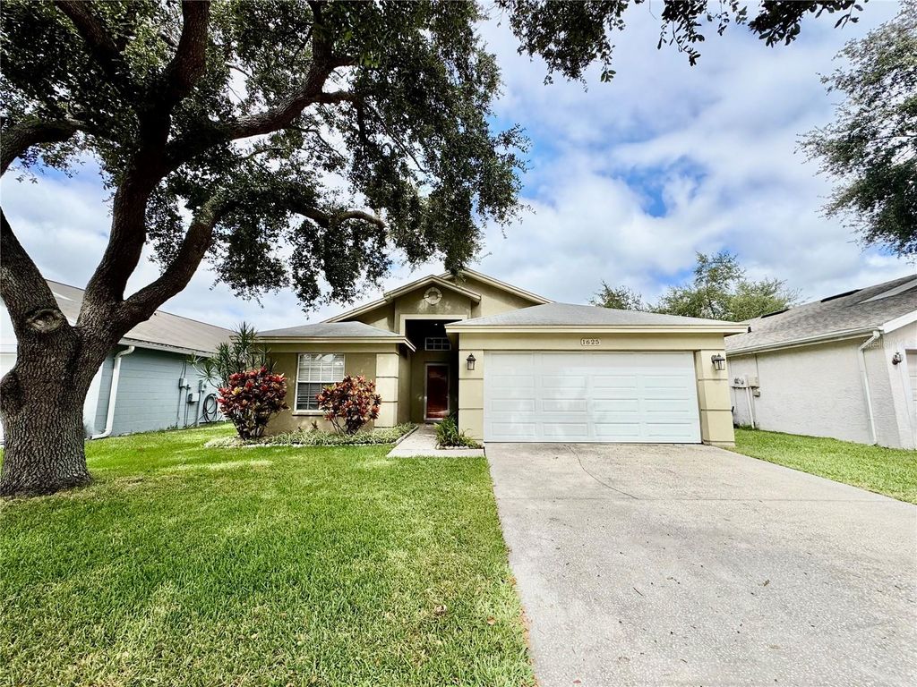 Photo of 1625 Portsmouth Lake Drive, Brandon, FL 33511 (MLS # TB8437200)