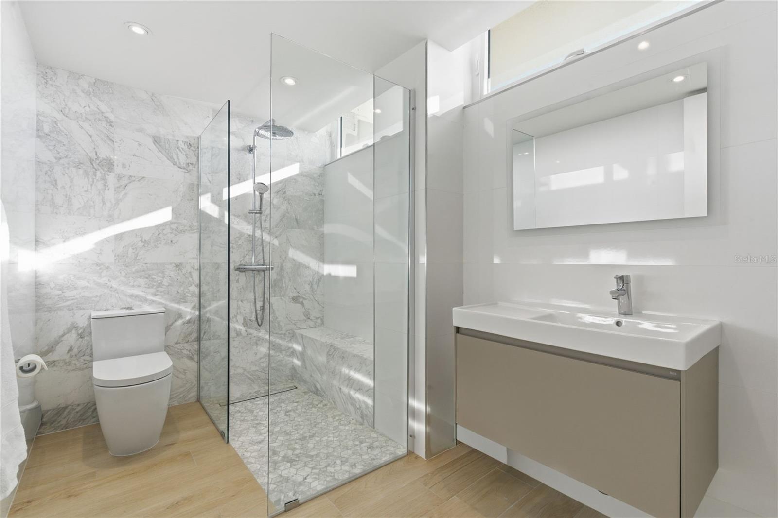 SURFSIDE MANSIONS - Residential