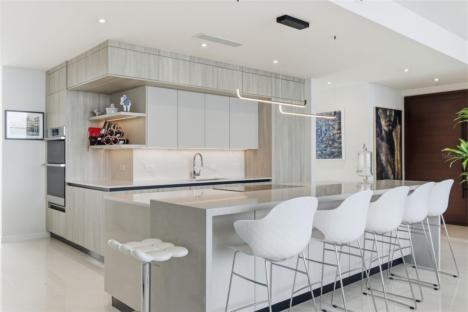 SURFSIDE MANSIONS - Residential