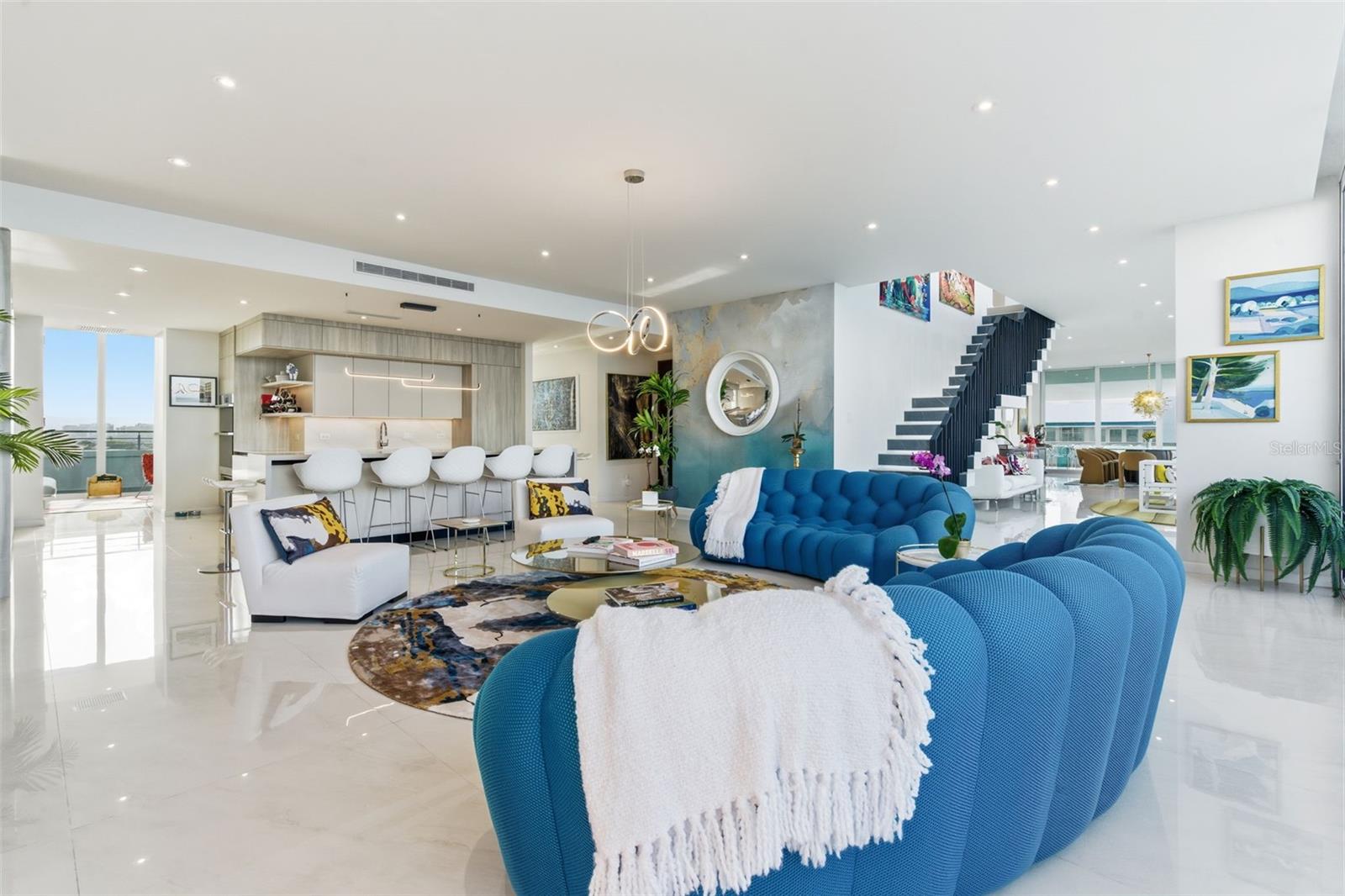 SURFSIDE MANSIONS - Residential