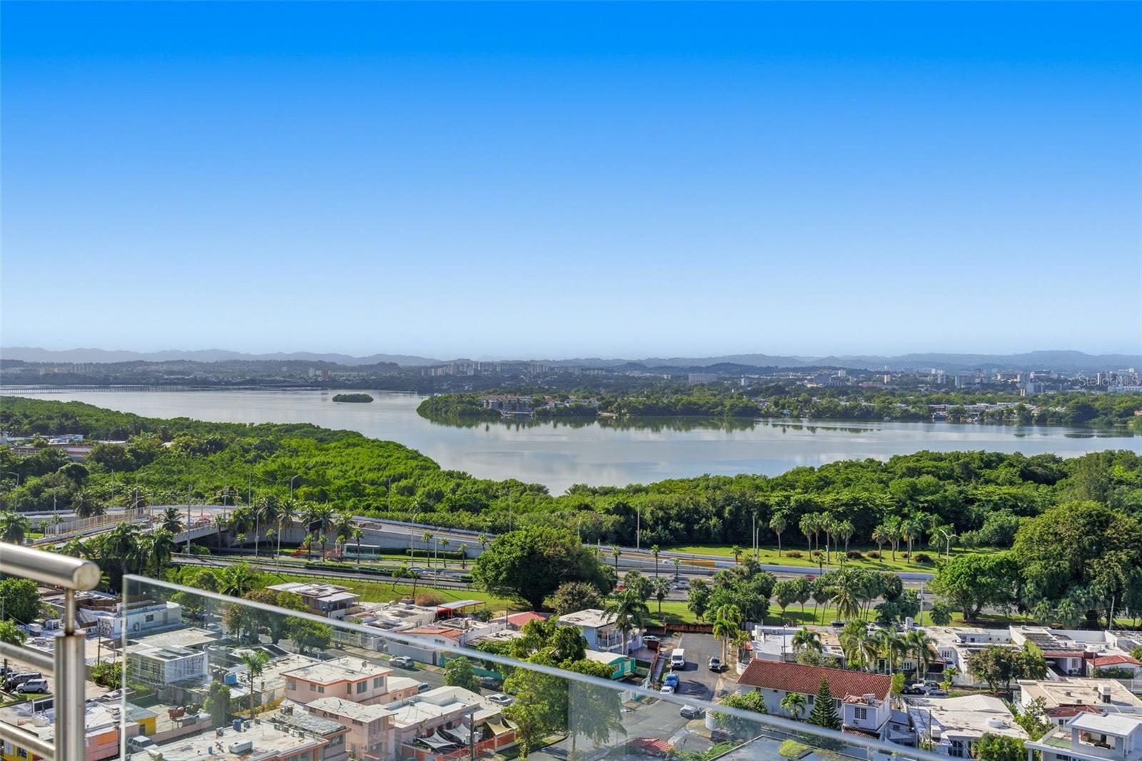 SURFSIDE MANSIONS - Residential