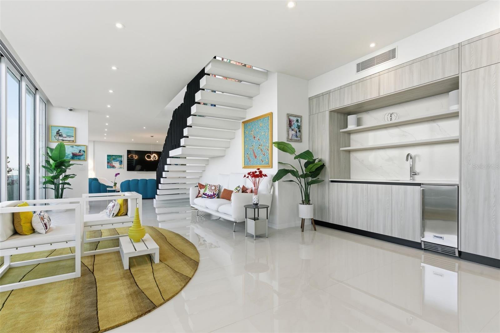 SURFSIDE MANSIONS - Residential