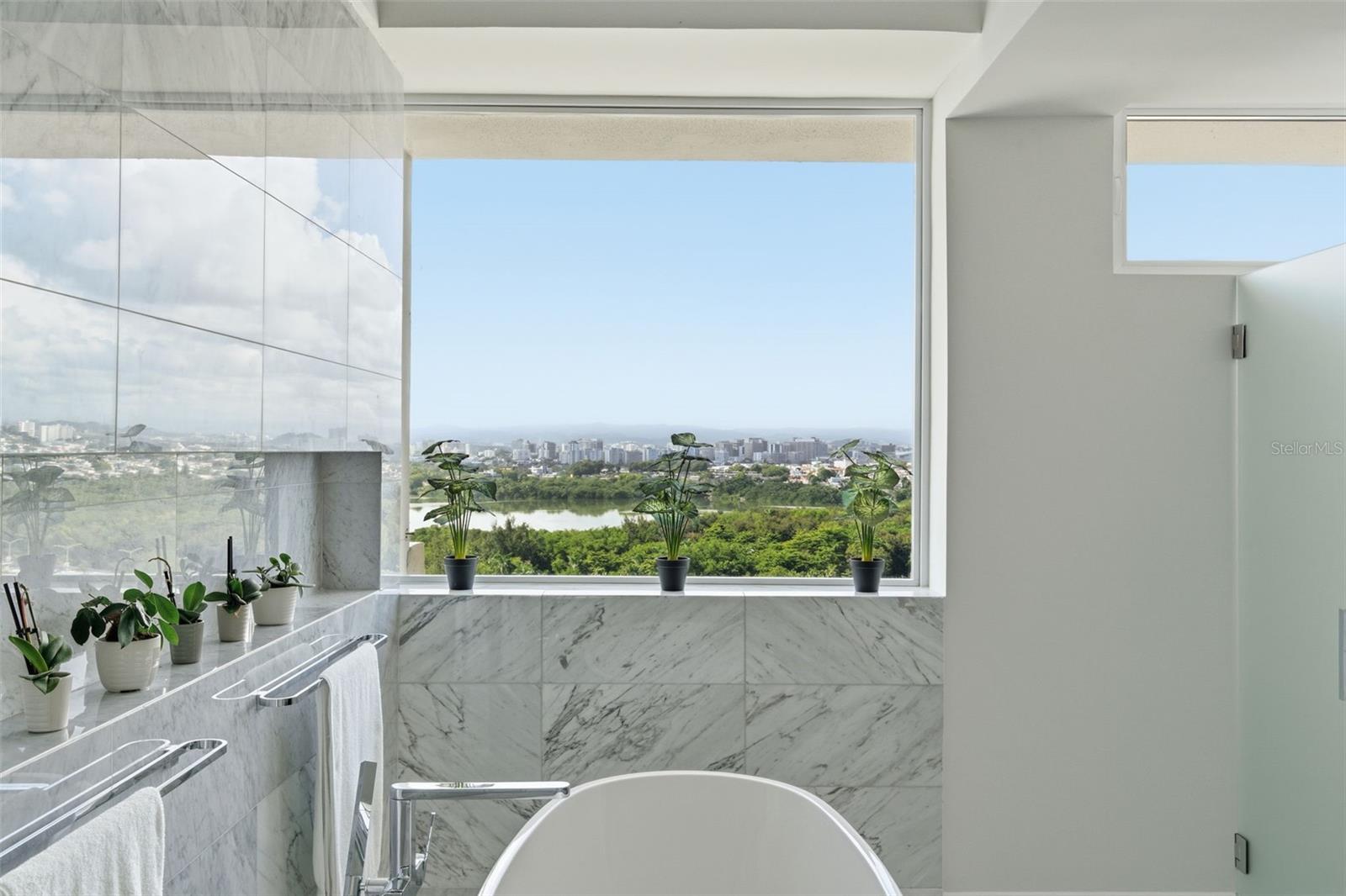 SURFSIDE MANSIONS - Residential