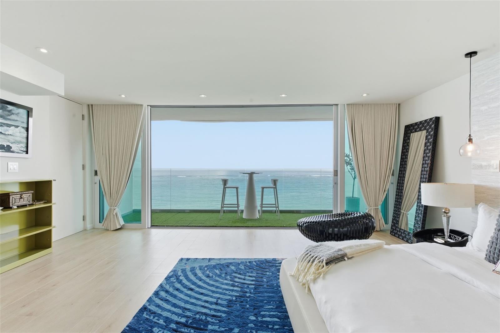 SURFSIDE MANSIONS - Residential