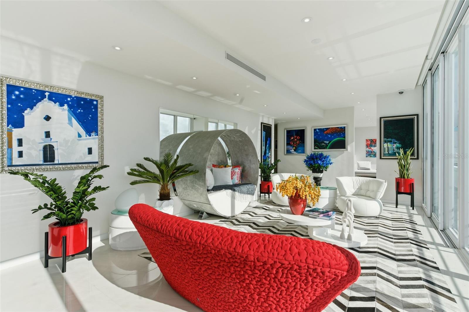 SURFSIDE MANSIONS - Residential