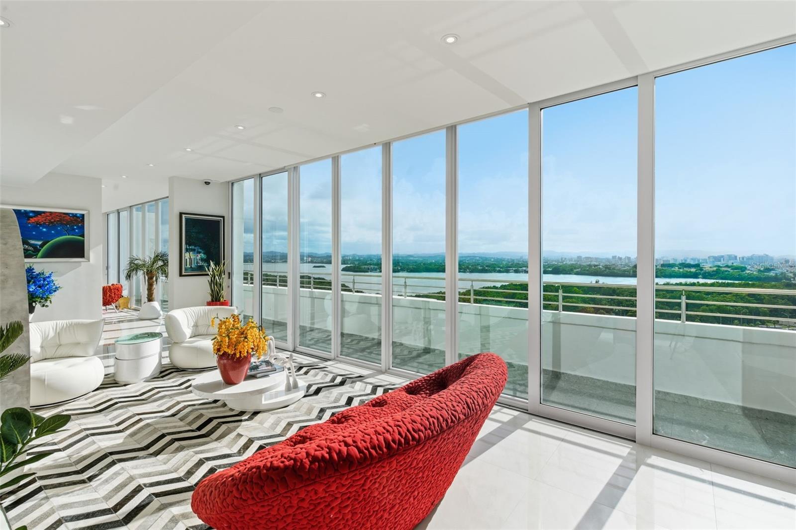 SURFSIDE MANSIONS - Residential