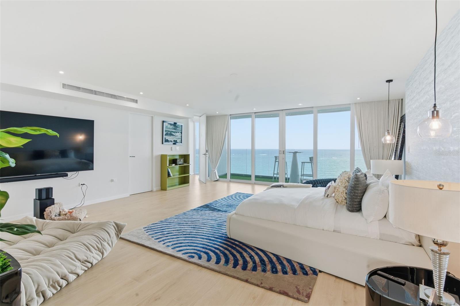 SURFSIDE MANSIONS - Residential